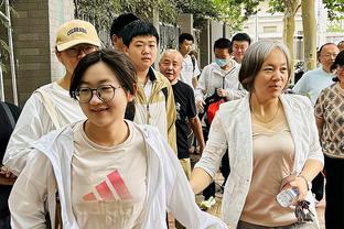 进军餐饮行业！莱万在华沙开设一家名为“九”的餐厅